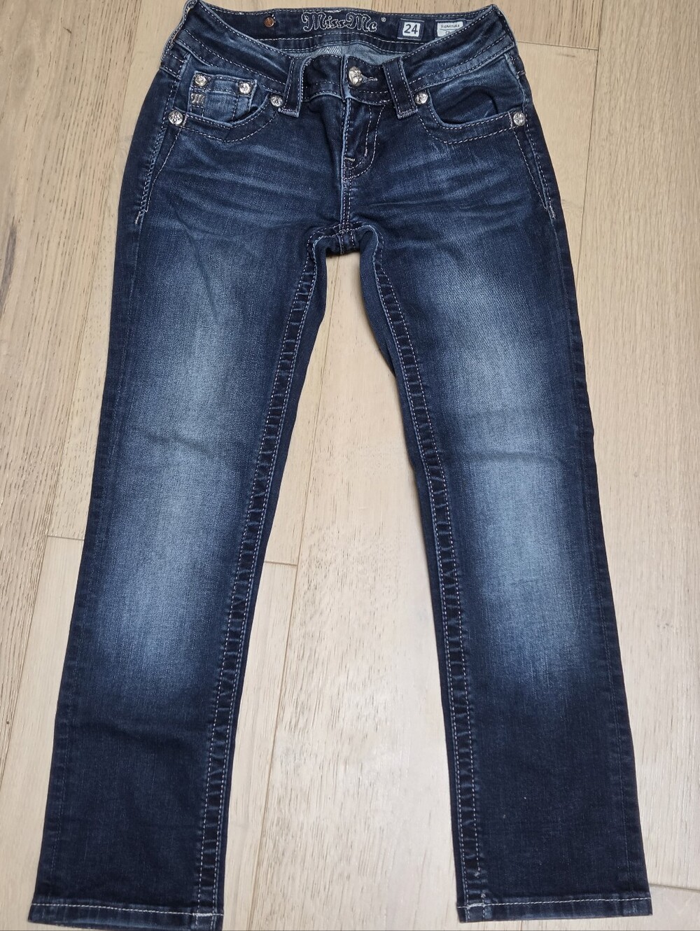 Miss Me Signature Crop Embellished Bling Jeans Size 24 JE8317C Low Rise - Picture 3 of 10
